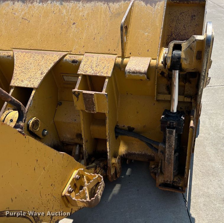 image for item II9244 2016 Caterpillar 963K  track loader