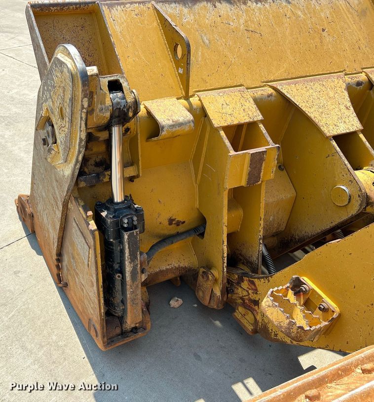 image for item II9244 2016 Caterpillar 963K  track loader