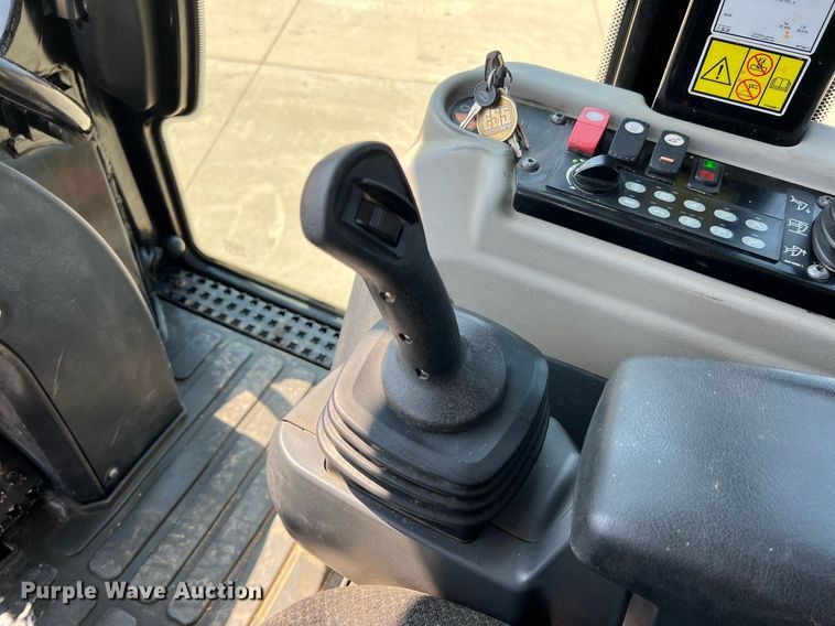 image for item II9244 2016 Caterpillar 963K  track loader