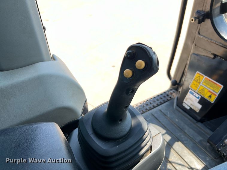 image for item II9244 2016 Caterpillar 963K  track loader