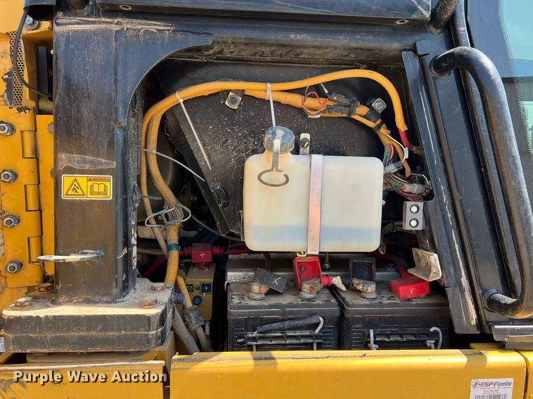 image for item II9244 2016 Caterpillar 963K  track loader