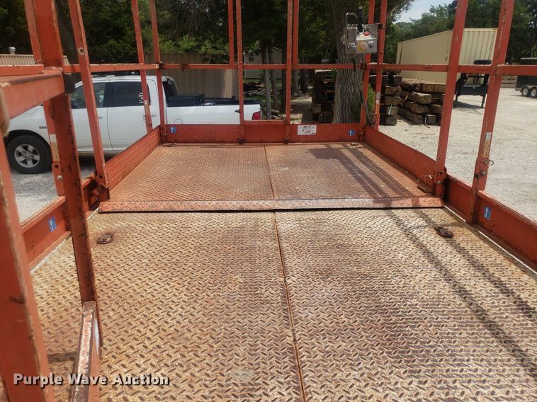 image for item IP9358 2005 Skyjack SJ7127  scissor lift