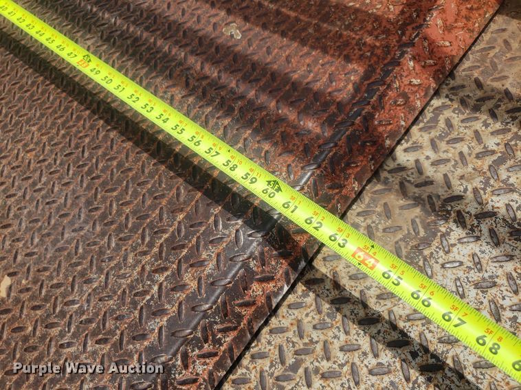 image for item IP9358 2005 Skyjack SJ7127  scissor lift