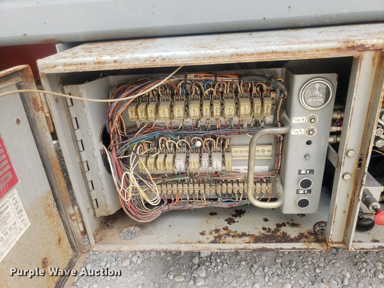 image for item IP9358 2005 Skyjack SJ7127  scissor lift