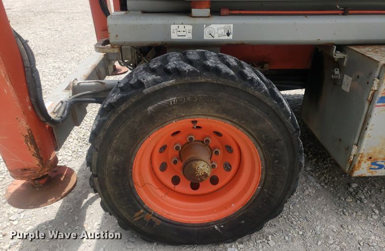 image for item IP9358 2005 Skyjack SJ7127  scissor lift