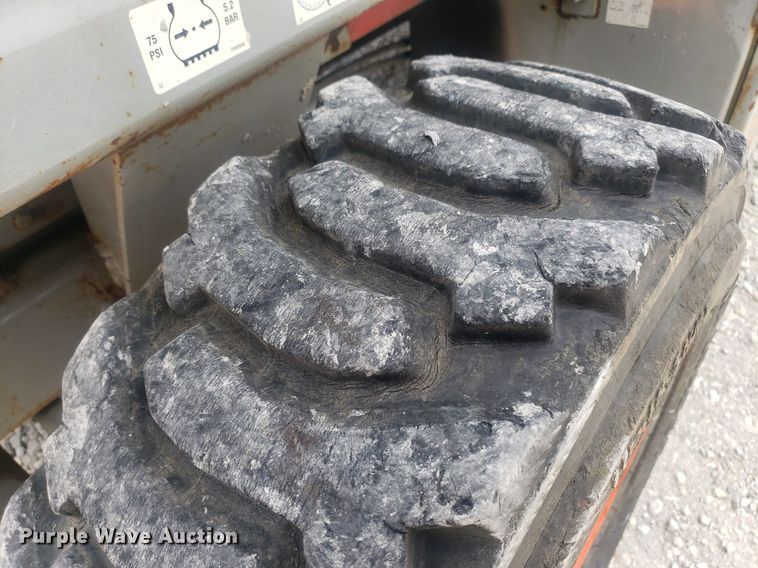 image for item IP9358 2005 Skyjack SJ7127  scissor lift