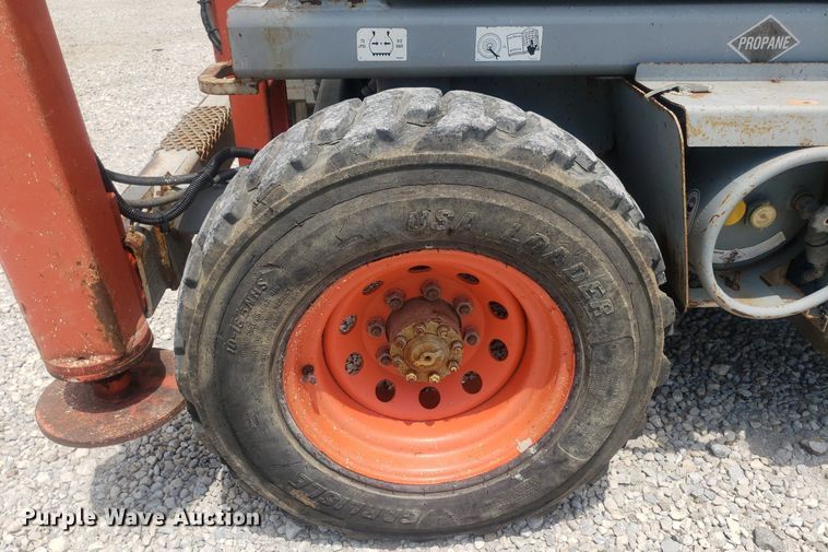 image for item IP9358 2005 Skyjack SJ7127  scissor lift