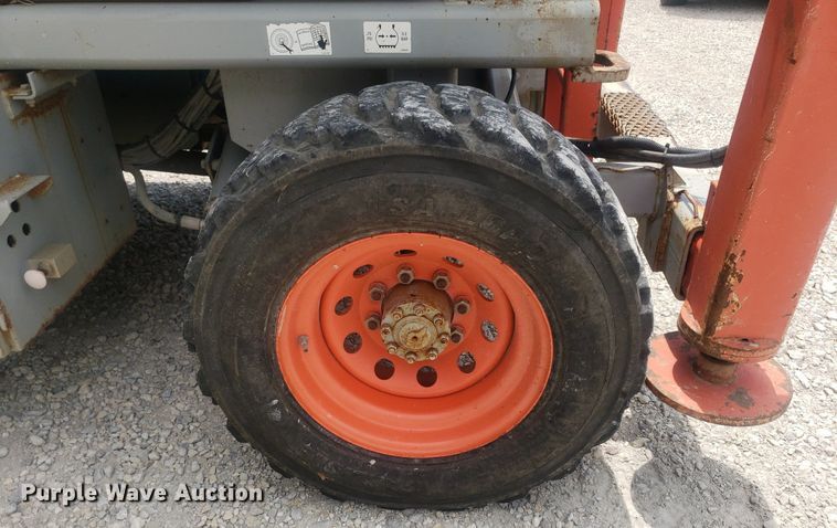 image for item IP9358 2005 Skyjack SJ7127  scissor lift