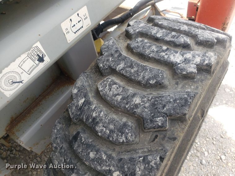 image for item IP9358 2005 Skyjack SJ7127  scissor lift