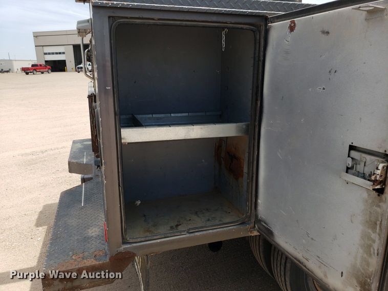 image for item IP9382 2005 Ford F450 Super Duty  bucket truck