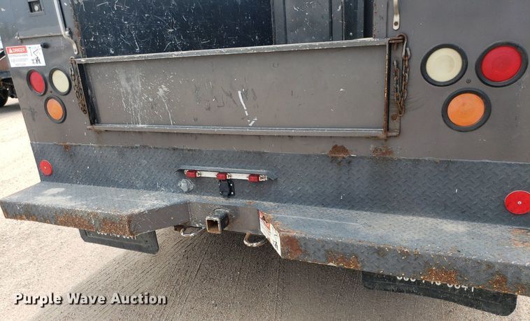 image for item IP9382 2005 Ford F450 Super Duty  bucket truck