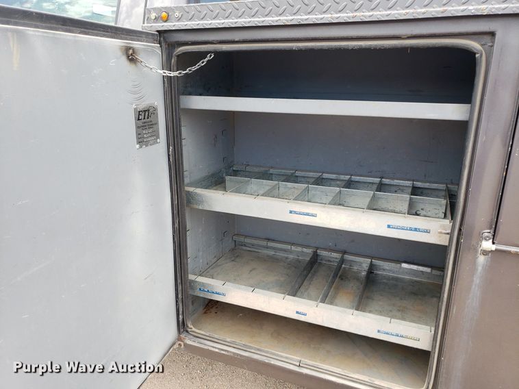 image for item IP9382 2005 Ford F450 Super Duty  bucket truck