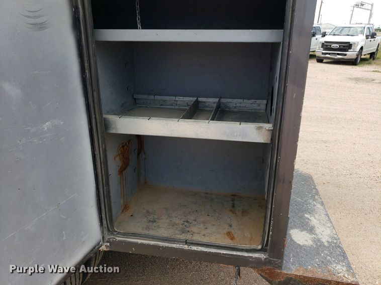 image for item IP9382 2005 Ford F450 Super Duty  bucket truck