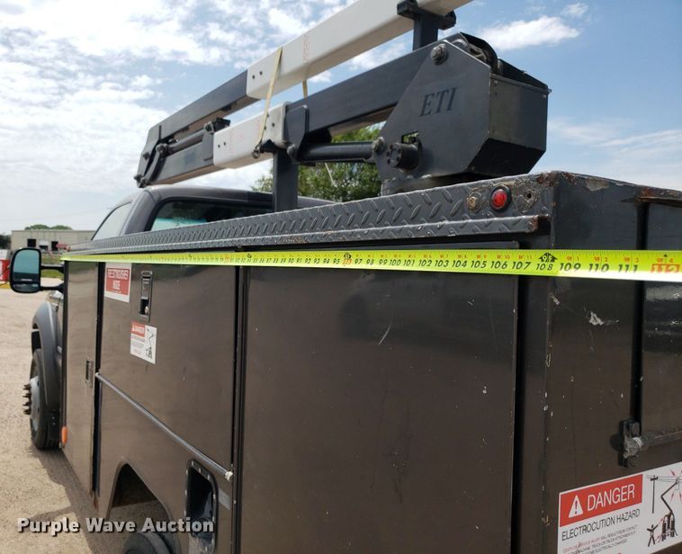 image for item IP9382 2005 Ford F450 Super Duty  bucket truck