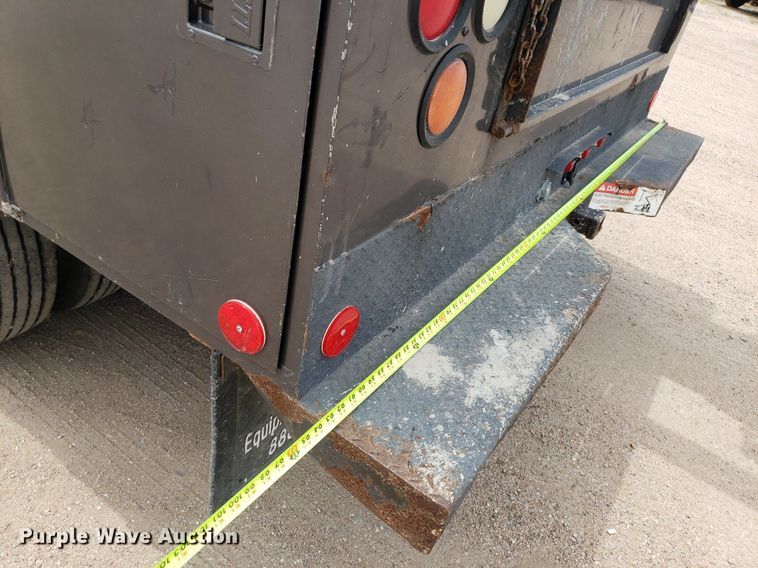 image for item IP9382 2005 Ford F450 Super Duty  bucket truck