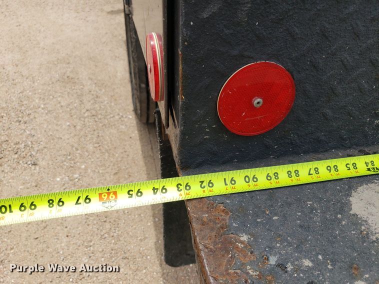 image for item IP9382 2005 Ford F450 Super Duty  bucket truck