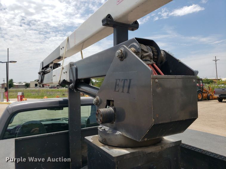 image for item IP9382 2005 Ford F450 Super Duty  bucket truck
