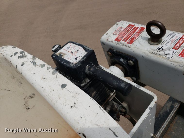 image for item IP9382 2005 Ford F450 Super Duty  bucket truck