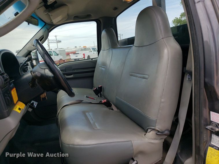 image for item IP9382 2005 Ford F450 Super Duty  bucket truck