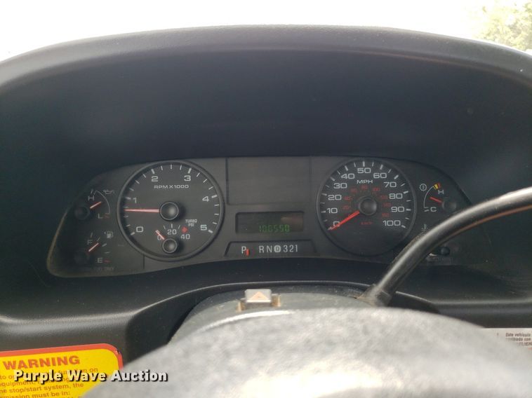 image for item IP9382 2005 Ford F450 Super Duty  bucket truck