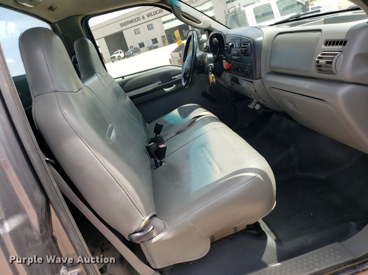 image for item IP9382 2005 Ford F450 Super Duty  bucket truck