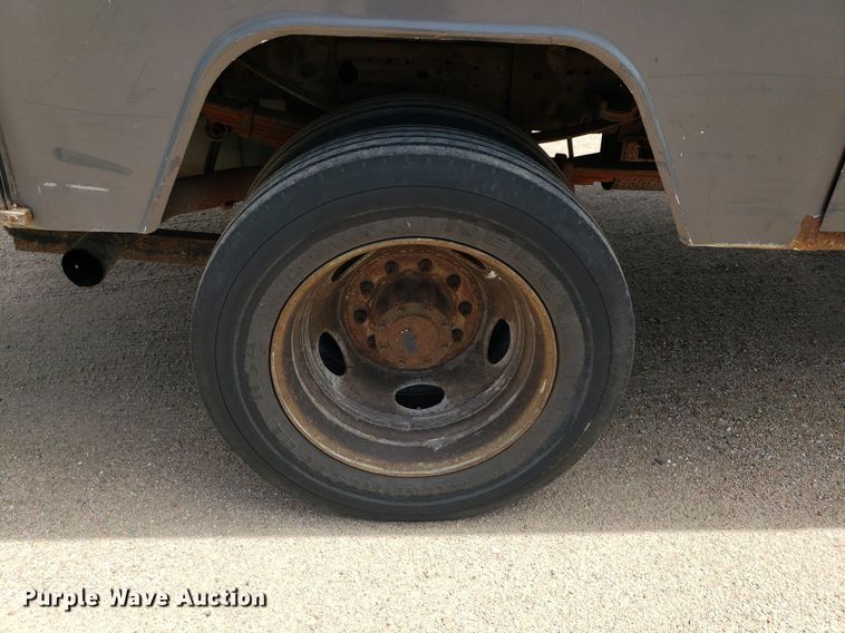 image for item IP9382 2005 Ford F450 Super Duty  bucket truck