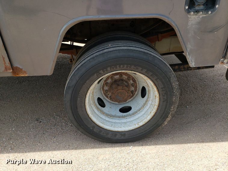 image for item IP9382 2005 Ford F450 Super Duty  bucket truck