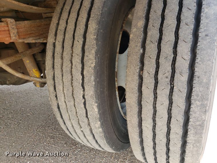 image for item IP9382 2005 Ford F450 Super Duty  bucket truck