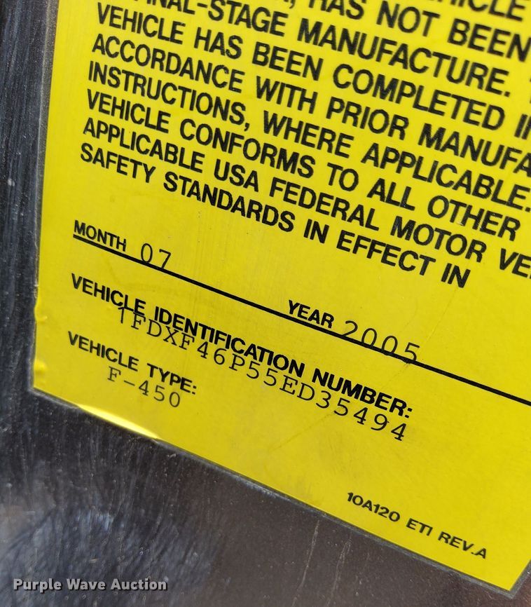 image for item IP9382 2005 Ford F450 Super Duty  bucket truck