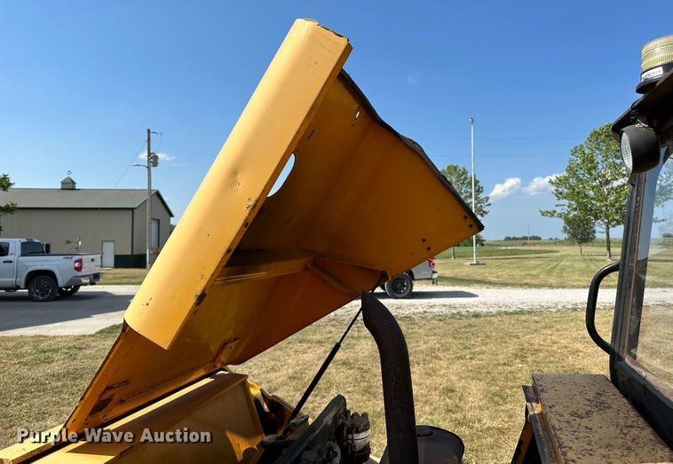 image for item JC9984 2000 JCB Loadall 520  telehandler