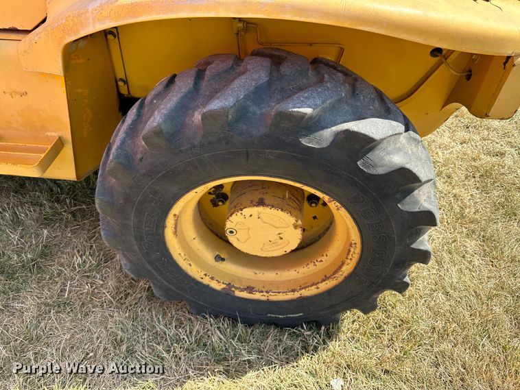 image for item JC9984 2000 JCB Loadall 520  telehandler