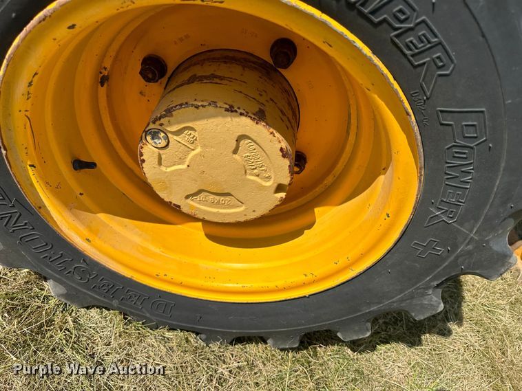 image for item JC9984 2000 JCB Loadall 520  telehandler