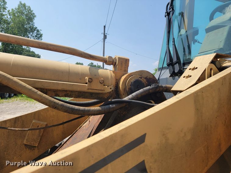 image for item JL9315 1997 Case 621B  wheel loader