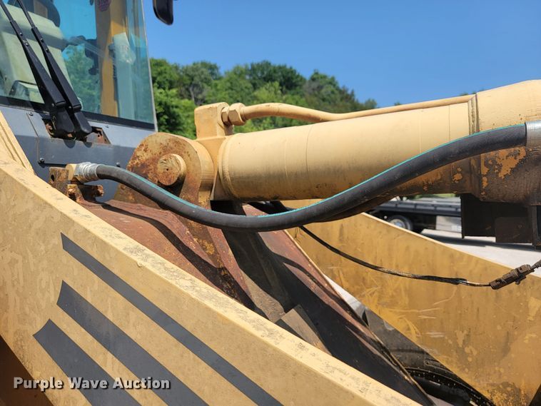 image for item JL9315 1997 Case 621B  wheel loader