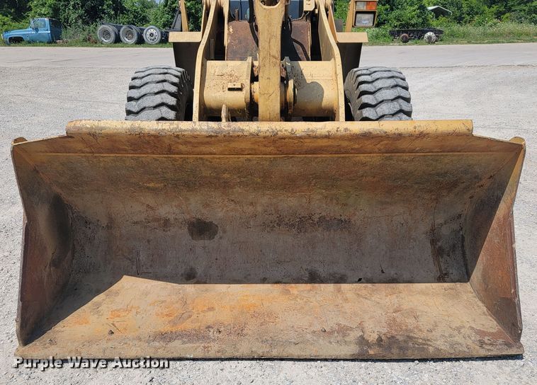 image for item JL9315 1997 Case 621B  wheel loader