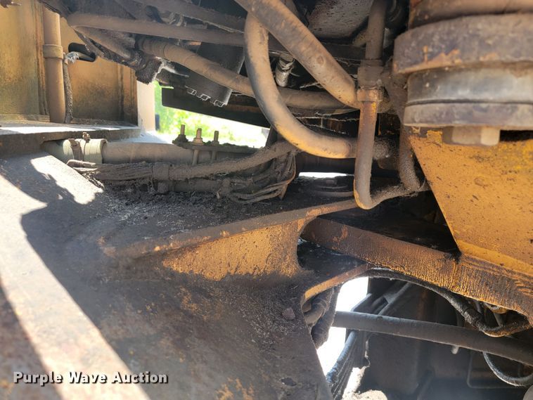 image for item JL9315 1997 Case 621B  wheel loader