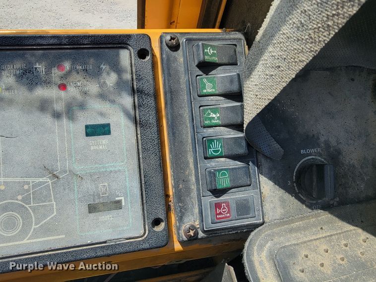 image for item JL9315 1997 Case 621B  wheel loader