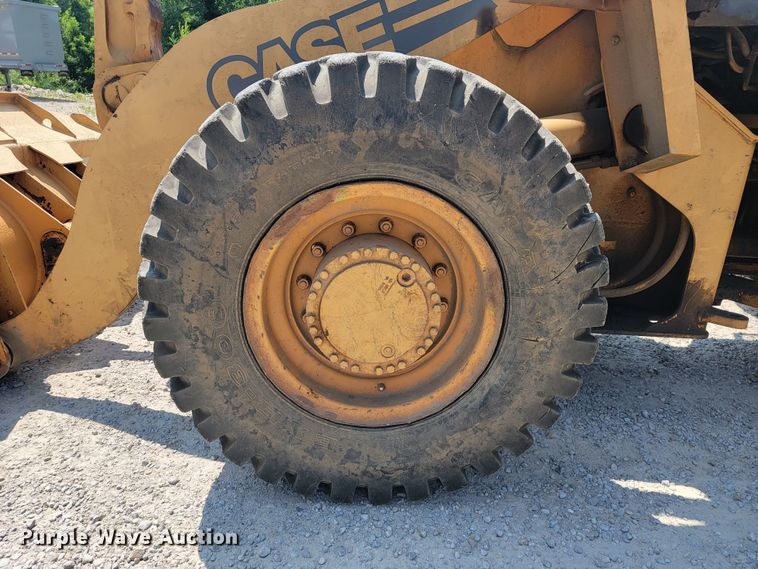 image for item JL9315 1997 Case 621B  wheel loader