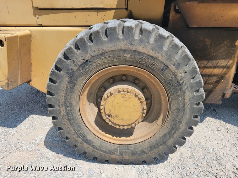 image for item JL9315 1997 Case 621B  wheel loader