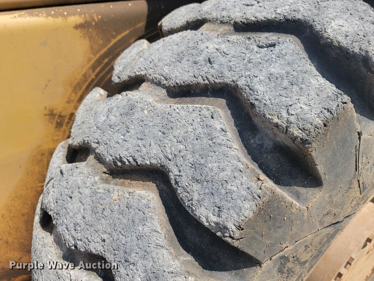 image for item JL9315 1997 Case 621B  wheel loader