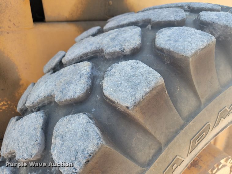 image for item JL9315 1997 Case 621B  wheel loader