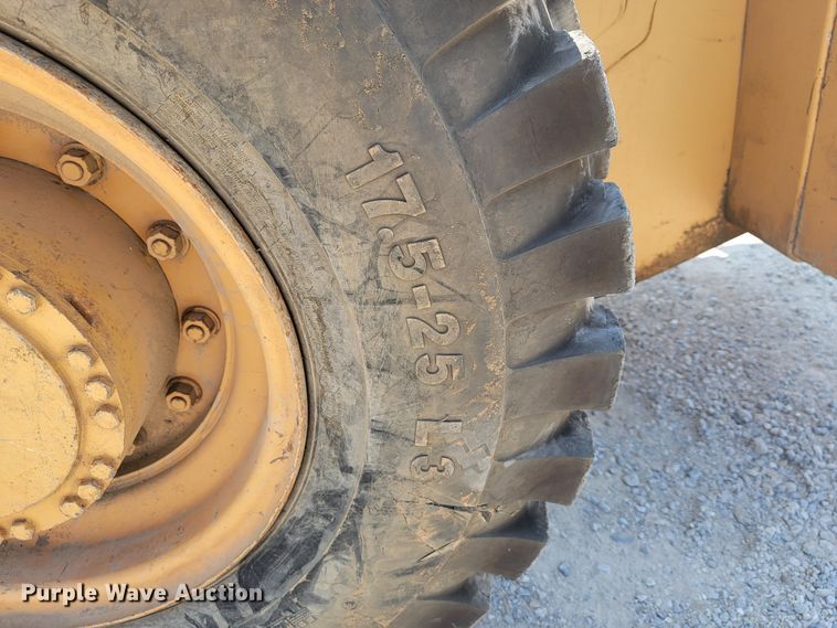 image for item JL9315 1997 Case 621B  wheel loader
