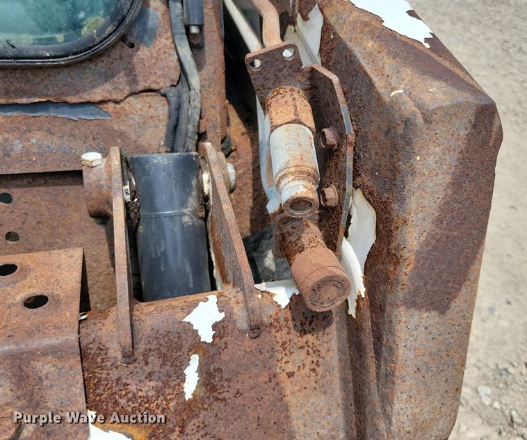 image for item JO9282 2009 Bobcat S100  skid steer loader