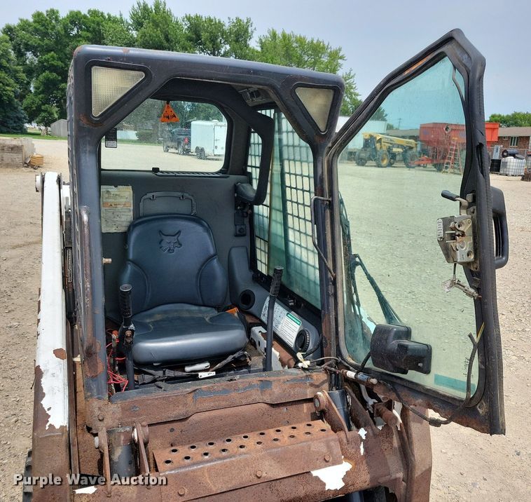 image for item JO9282 2009 Bobcat S100  skid steer loader