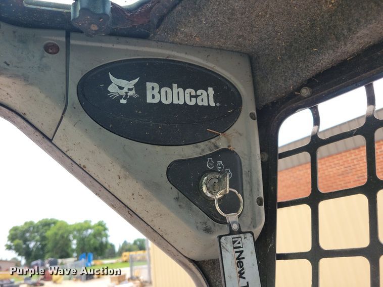 image for item JO9282 2009 Bobcat S100  skid steer loader
