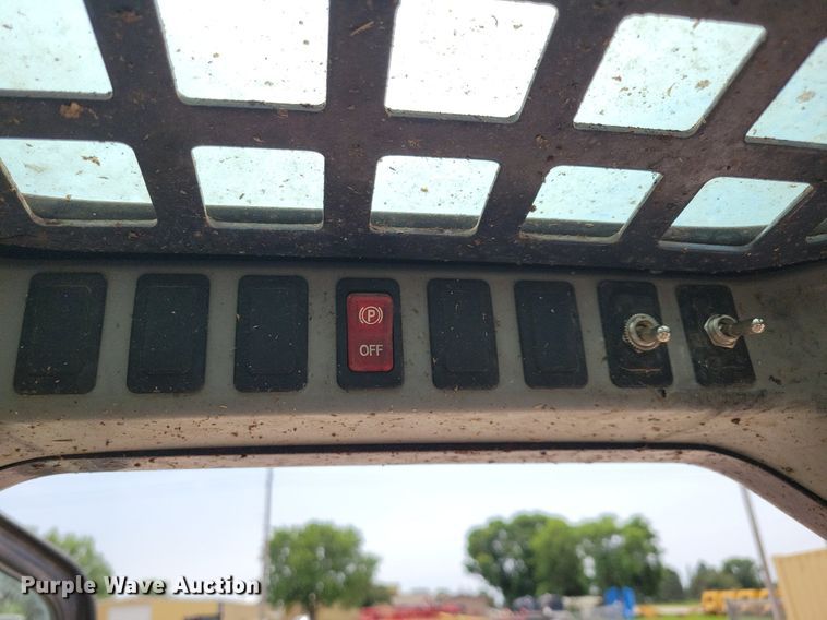 image for item JO9282 2009 Bobcat S100  skid steer loader