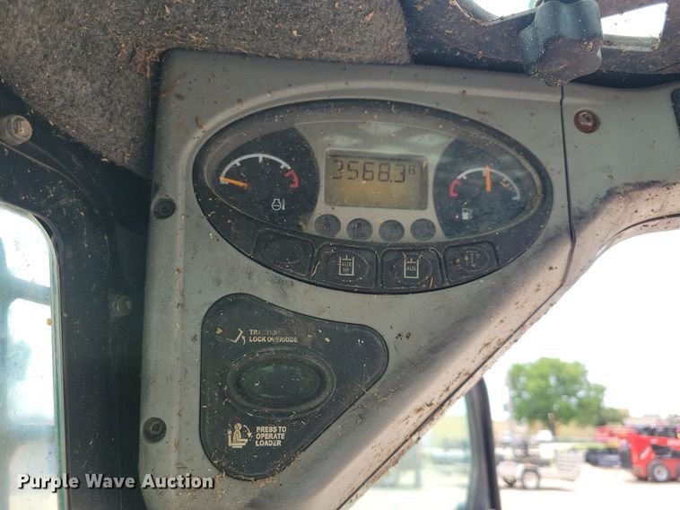 image for item JO9282 2009 Bobcat S100  skid steer loader