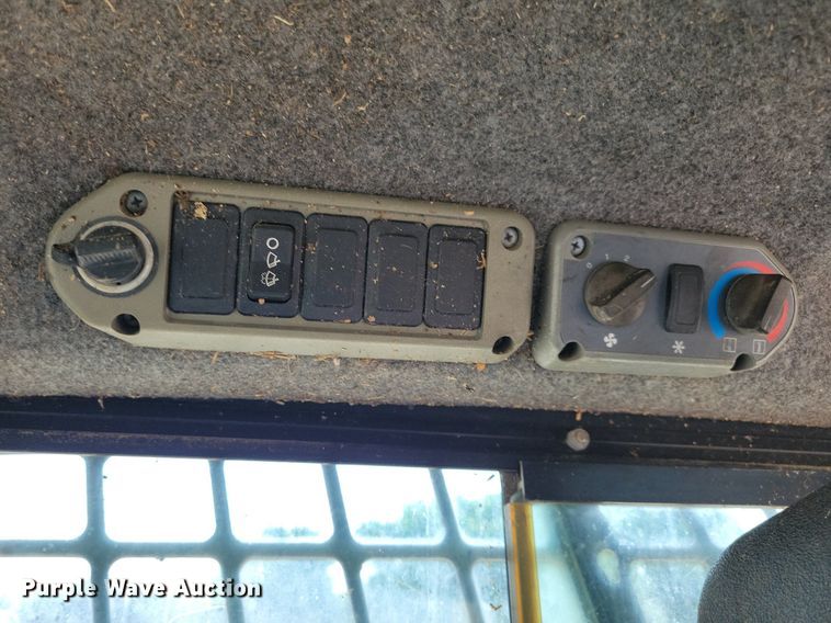 image for item JO9282 2009 Bobcat S100  skid steer loader