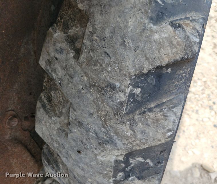 image for item JO9282 2009 Bobcat S100  skid steer loader