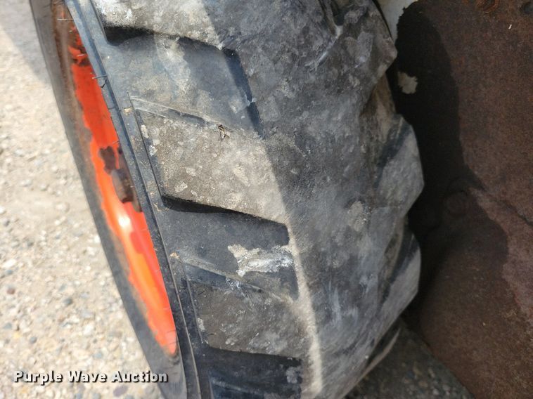 image for item JO9282 2009 Bobcat S100  skid steer loader